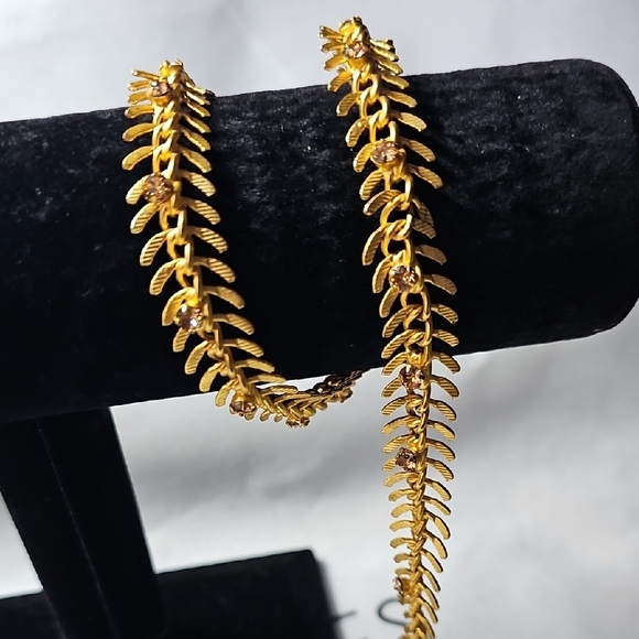 Sassy Jones Gold Leaf Necklace - Picture 3 of 6